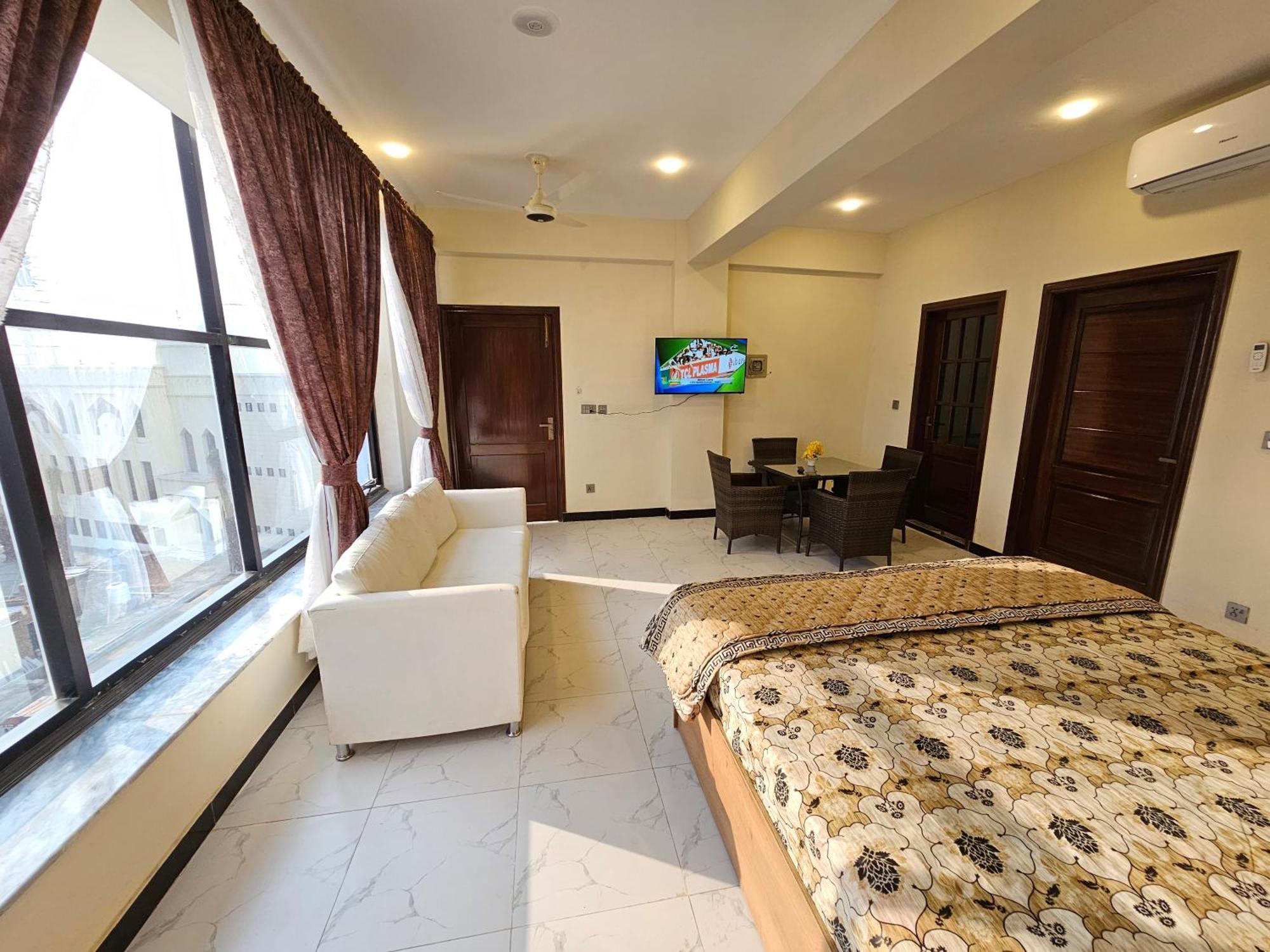 Motorway Majesty Suites Islamabad - Near Islamabad International Airport And Motorway Exterior photo