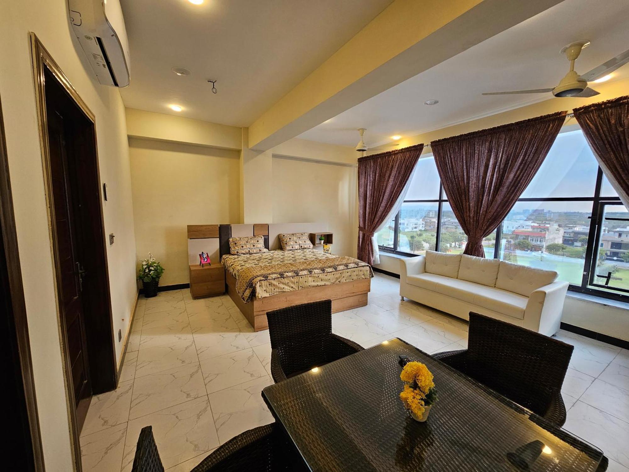 Motorway Majesty Suites Islamabad - Near Islamabad International Airport And Motorway Exterior photo