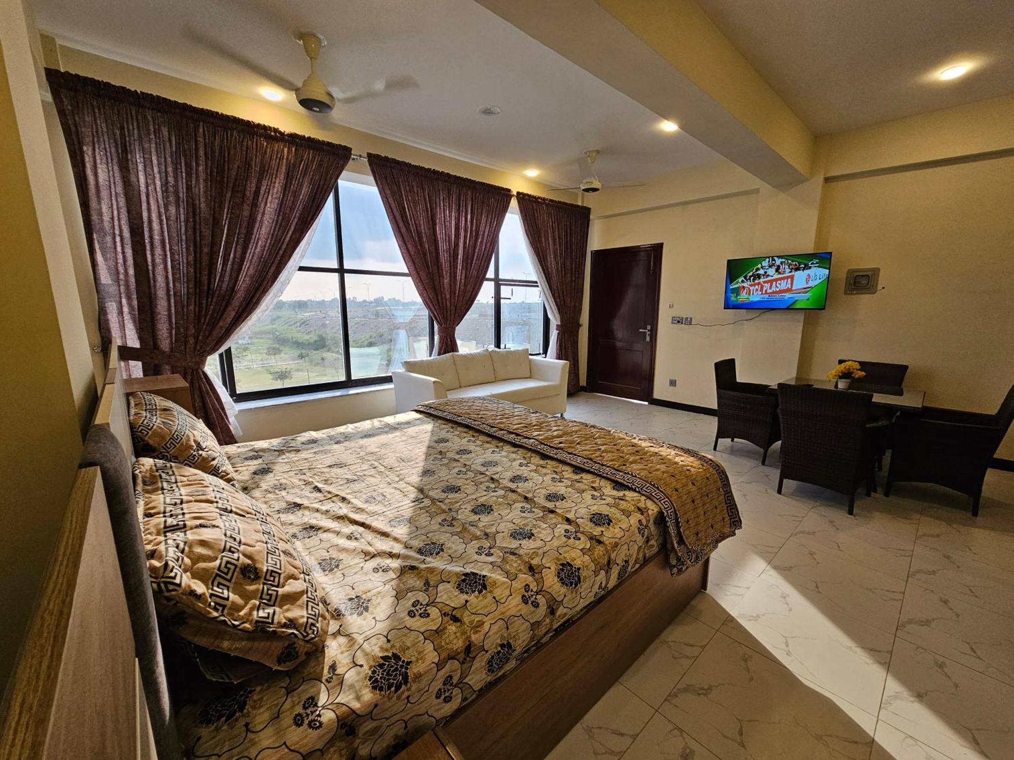 Motorway Majesty Suites Islamabad - Near Islamabad International Airport And Motorway Exterior photo