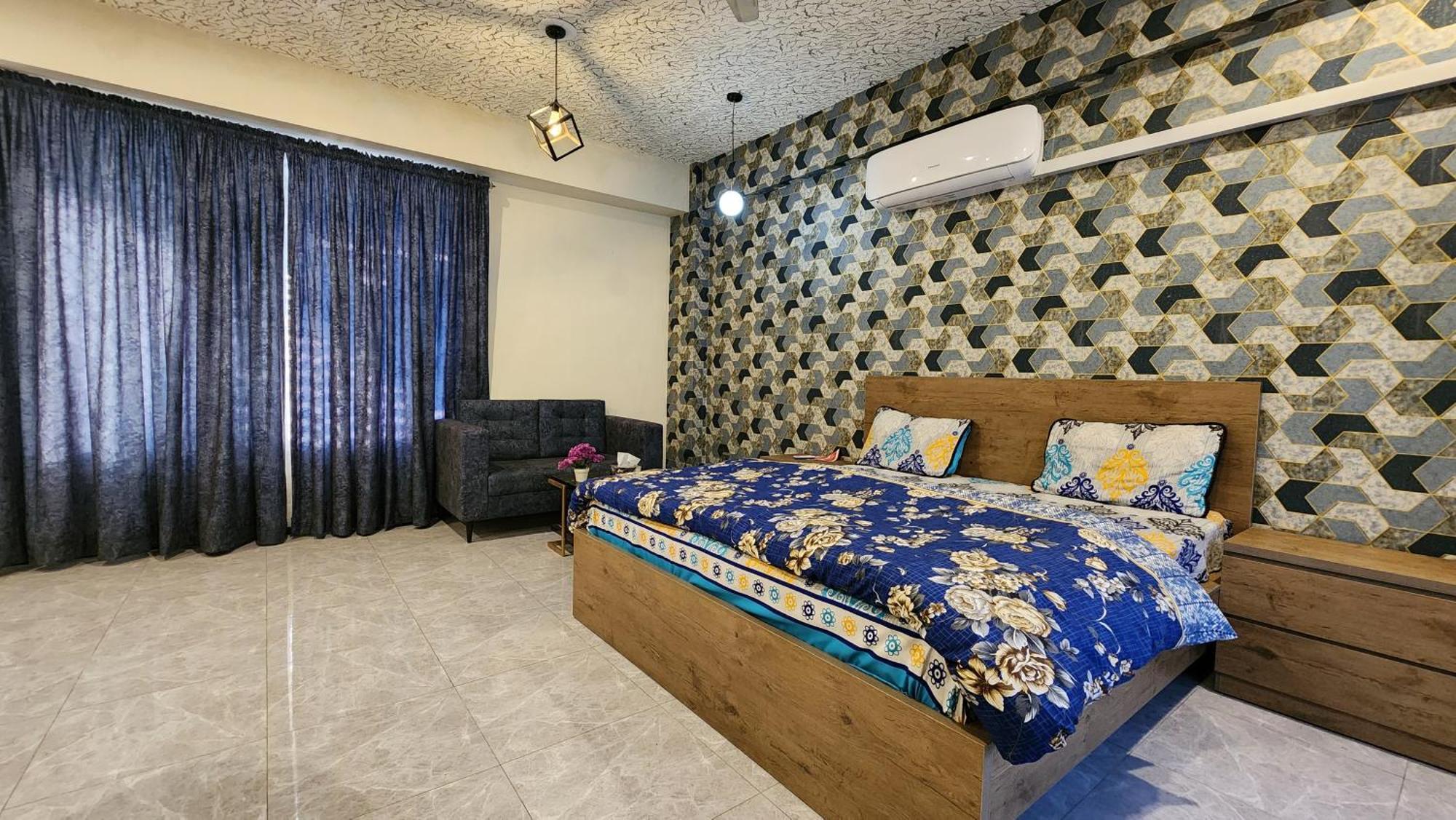Motorway Majesty Suites Islamabad - Near Islamabad International Airport And Motorway Room photo