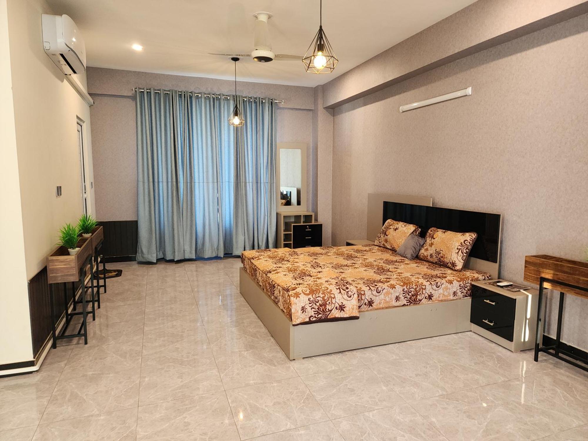Motorway Majesty Suites Islamabad - Near Islamabad International Airport And Motorway Room photo