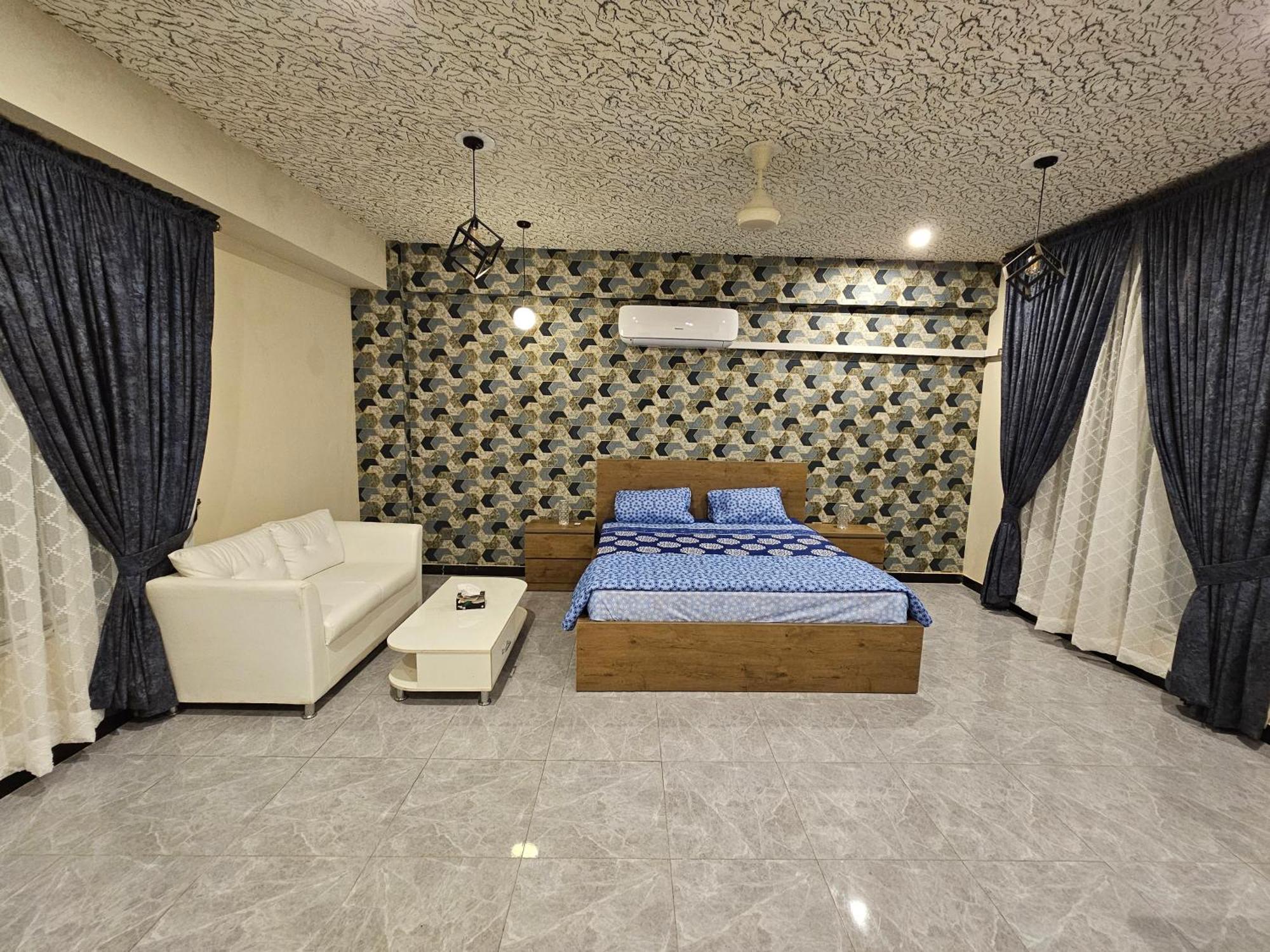 Motorway Majesty Suites Islamabad - Near Islamabad International Airport And Motorway Room photo