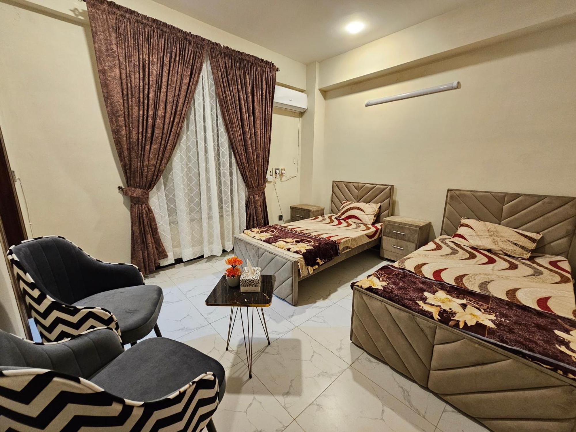 Motorway Majesty Suites Islamabad - Near Islamabad International Airport And Motorway Room photo
