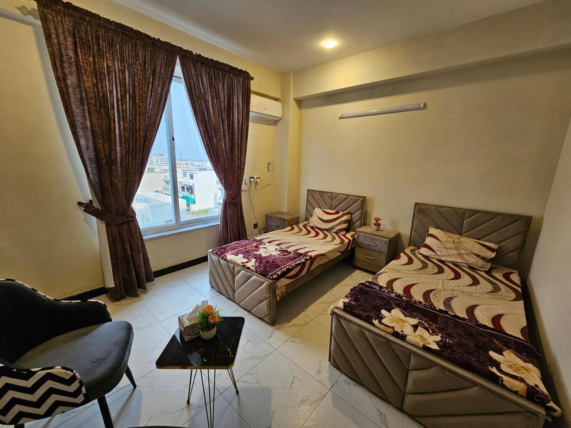 Motorway Majesty Suites Islamabad - Near Islamabad International Airport And Motorway Room photo